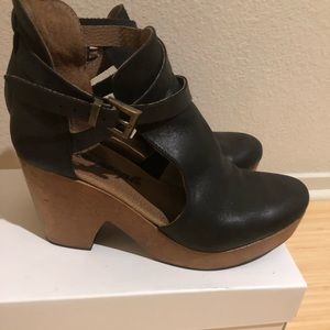 Free people Amber orchard clog